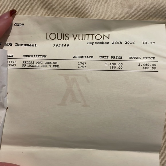 Limited addition Pallas MNG Cerise Louis Vuitton handbag in red worn twice 🔥! - Picture 10 of 11